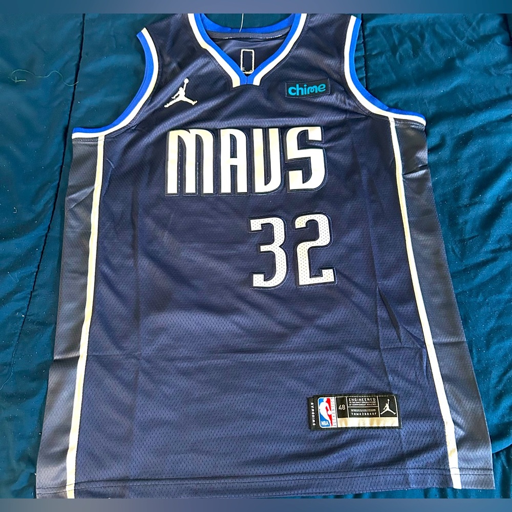 Mavs Blue and White Basketball Jersey